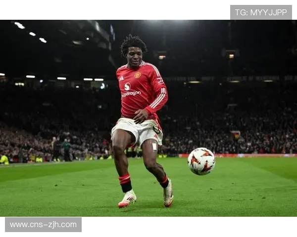 曼联攻击手多古腿筋受伤，预计将缺席约十周。